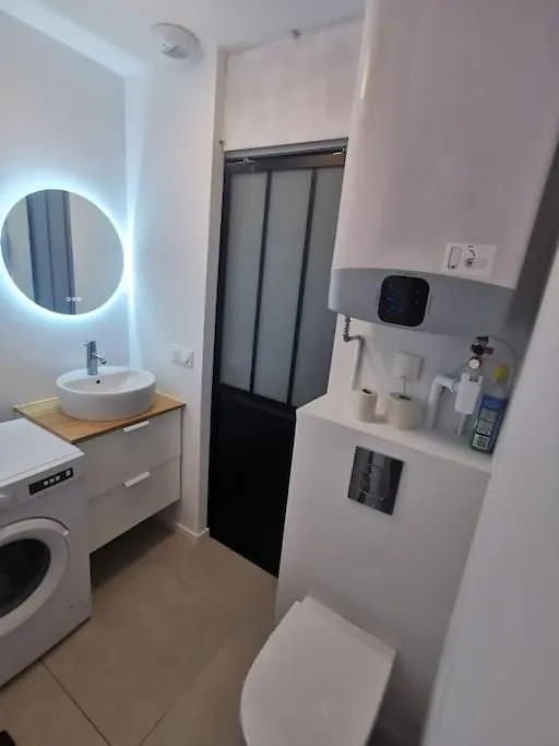 Apartment Forum Julii - Centre Historique - Suite Tout Confort - Wifi Frejus
